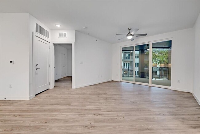 Building Photo - 4801 Springdale Rd