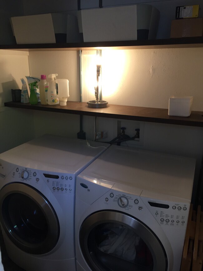 Building Photo - 5237 N Haight Ave