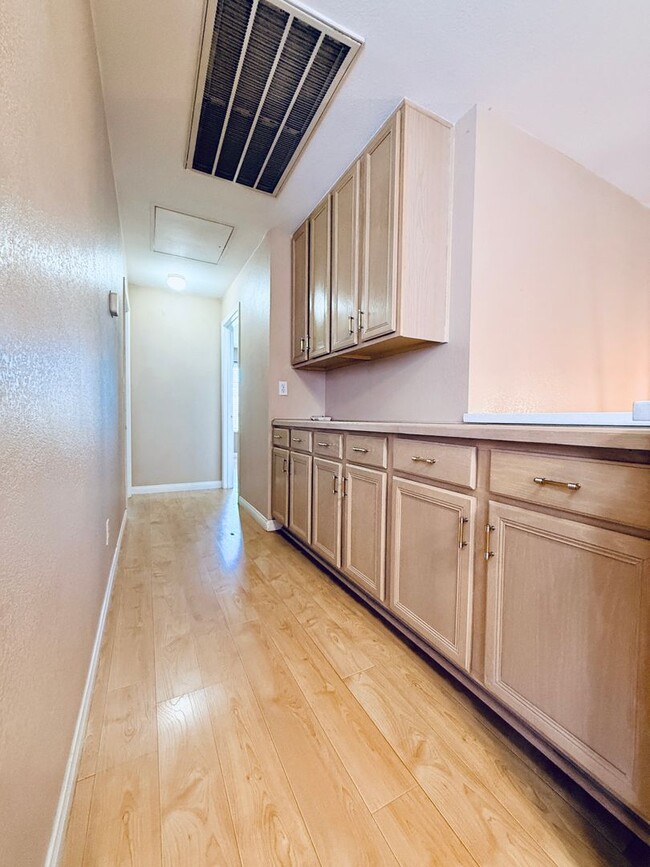 Building Photo - BEAUTIFUL 2 STORY TOWNHOME LOCATED IN THE SOUTHWEST!