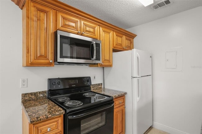 Building Photo - 2584 Grassy Point Dr