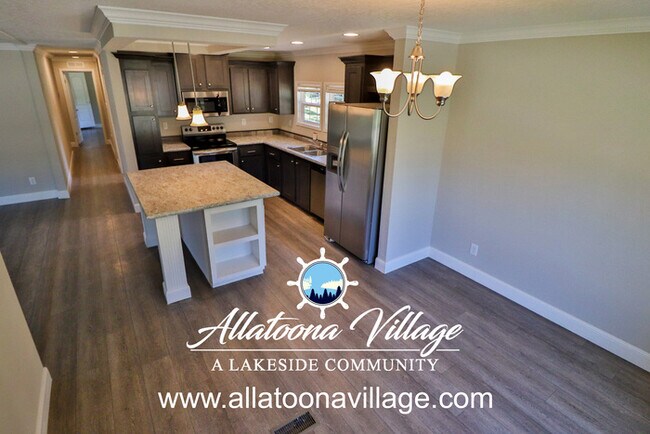 Building Photo - Open Floor Plan with Private Lake Access t...