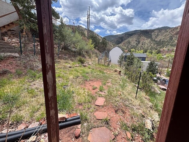 Building Photo - Manitou Cottage nestled in Nature