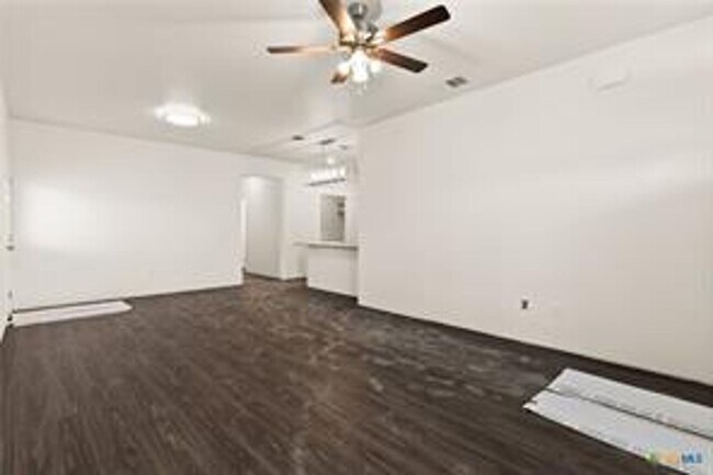 Building Photo - 117 Leon Ln