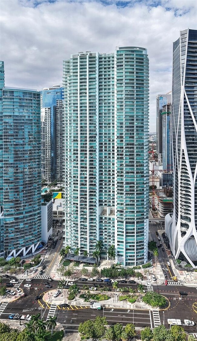 Building Photo - 900 Biscayne Blvd