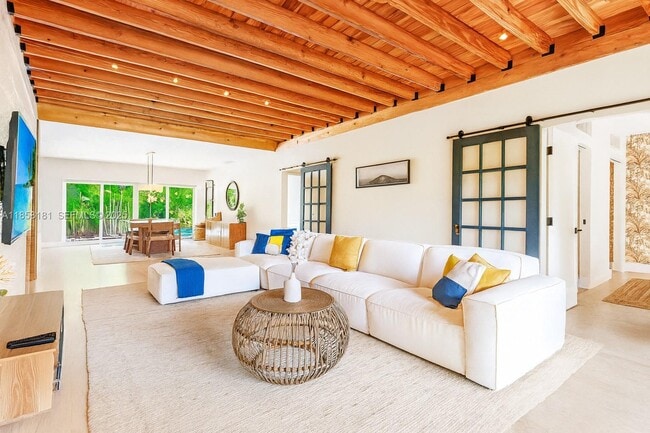 Building Photo - 9065 Emerson Ave