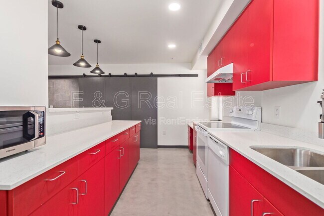 Building Photo - 129 N 11th Ave