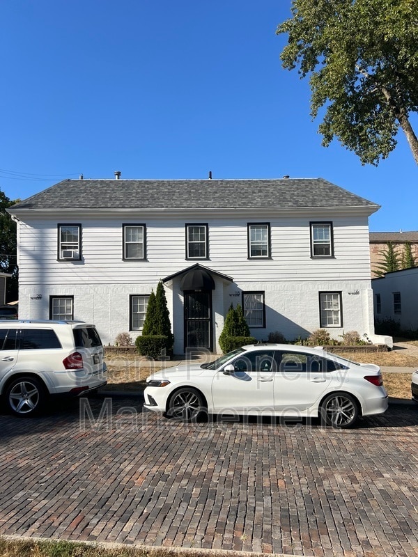 Building Photo - 20 W Park St