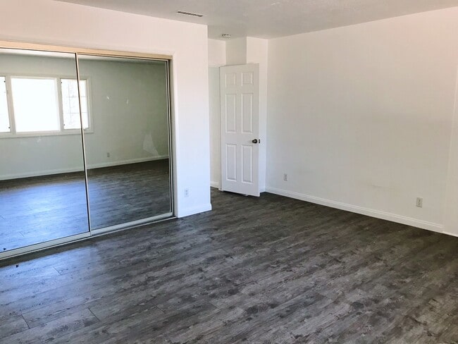 Building Photo - 11768 Shadowglen Rd