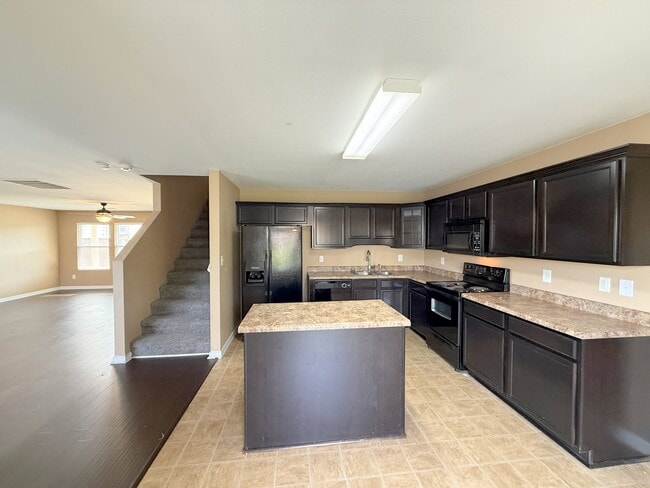 Building Photo - 182 Forestbrook Dr