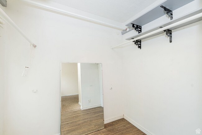 Building Photo - 1074 E 460 S St