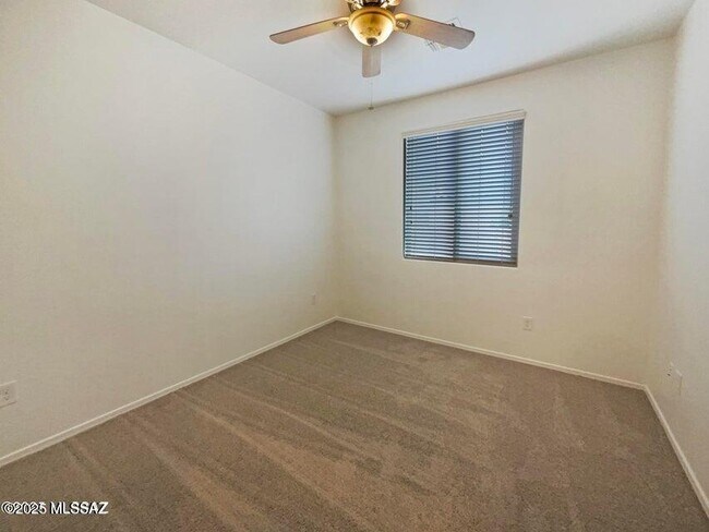 Building Photo - 58834 BRANDING IRON Ct