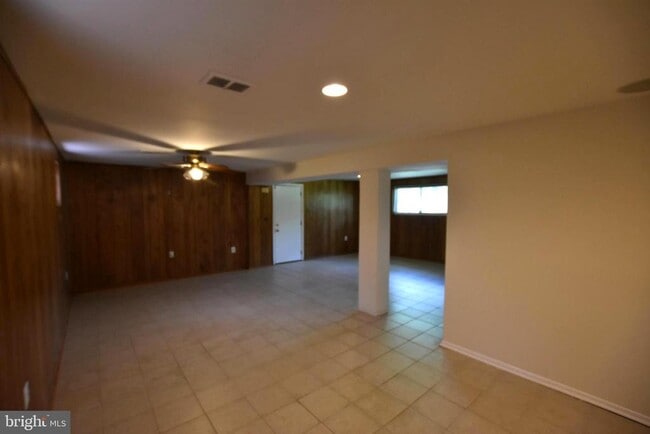 Building Photo - 4015 Heathfield Rd
