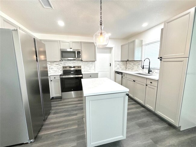 Building Photo - 1417 Ambassador Ave