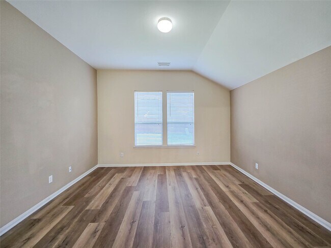 Building Photo - 17915 Landing Pines Trail