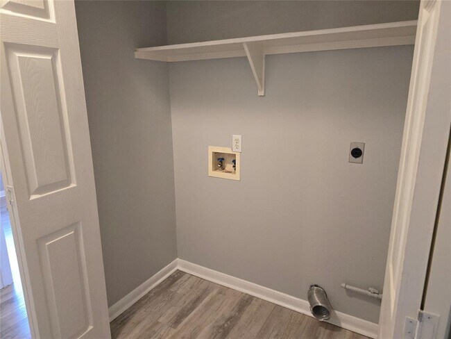 Building Photo - 4911 Edenbourgh Ln