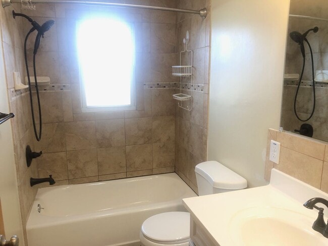 Building Photo - Beautiful 3BR home rural Bloomington with large lot. Recently refurbished and modernized