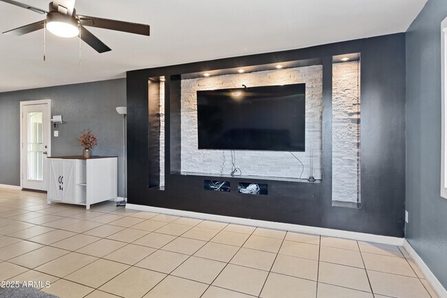 Building Photo - 13810 N 48th Ave