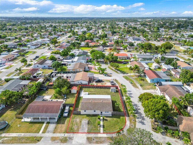 Building Photo - 30104 SW 152nd Ct