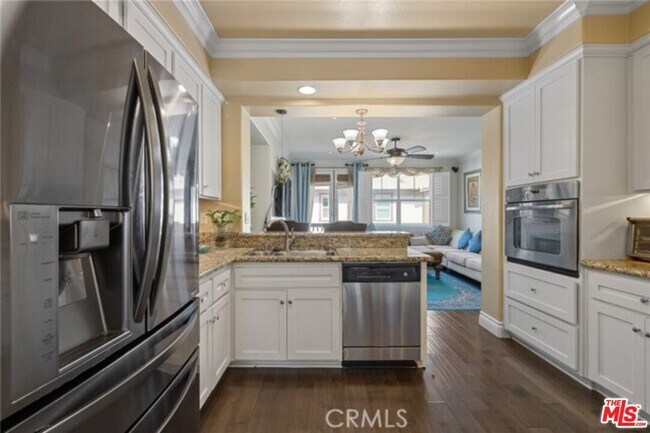 Building Photo - 732 Tennis Club Ln