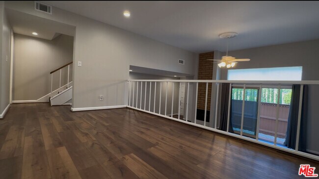 Building Photo - 11260 Overland Ave