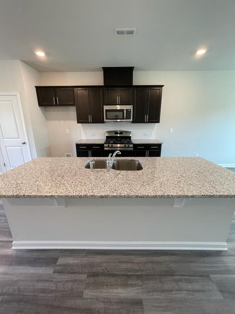 Building Photo - Room in Townhome on Southern Magnolia Dr