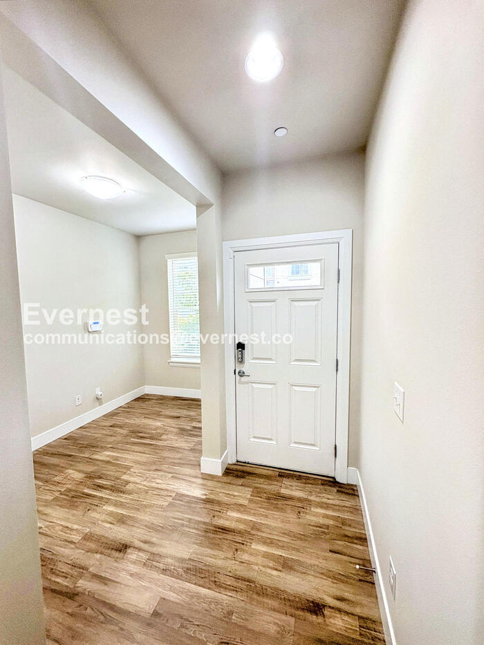 Building Photo - 14830 16th Pl W