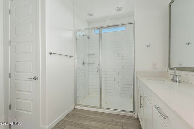 Building Photo - 9208 W Sells Dr