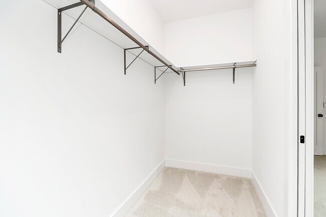 Building Photo - 1748 Arnold Dr