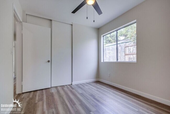 Building Photo - Charming 4Bdm 2Ba Home and Private Patio i...