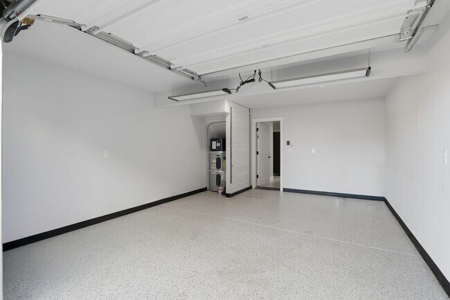 Building Photo - 3 Bedroom, 3.5 Bathroom Cooper Mountain Townhouse