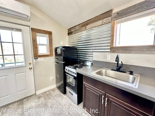 Building Photo - Studio, 1 bath House - 1092 Tanya Lane, Un...