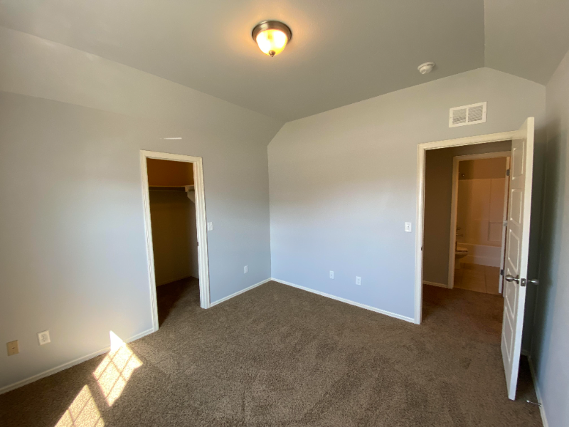 Building Photo - 8849 E 160th St S