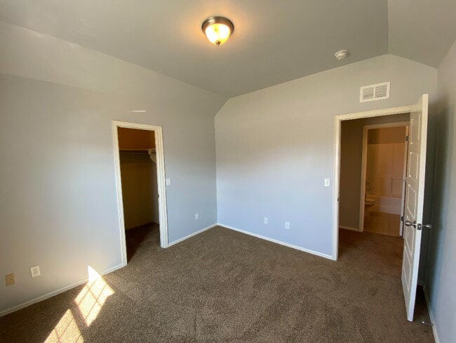 Building Photo - 8849 E 160th St S