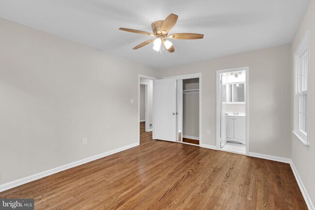 Building Photo - 3009 S Hill St