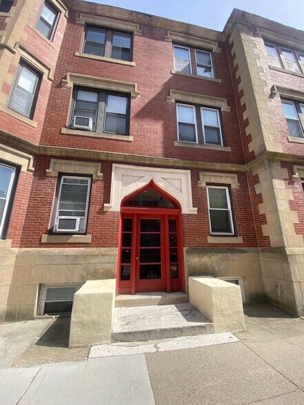 Building Photo - 12 Royce Rd
