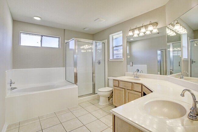 Building Photo - 6506 Larissa Cir