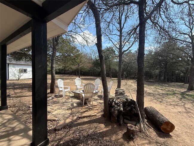 Building Photo - 137 W Oak Dr