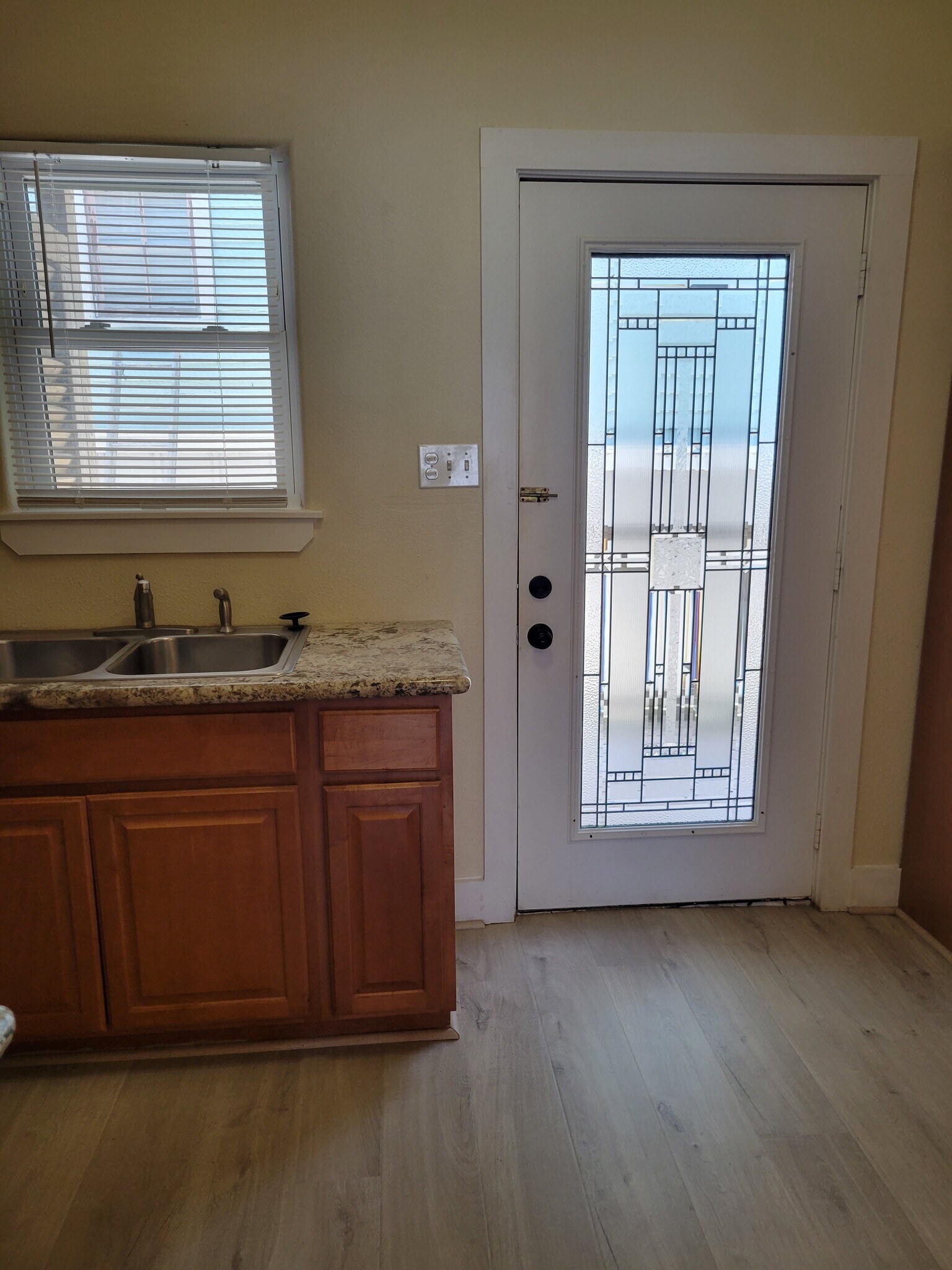 Building Photo - 1017 11th St