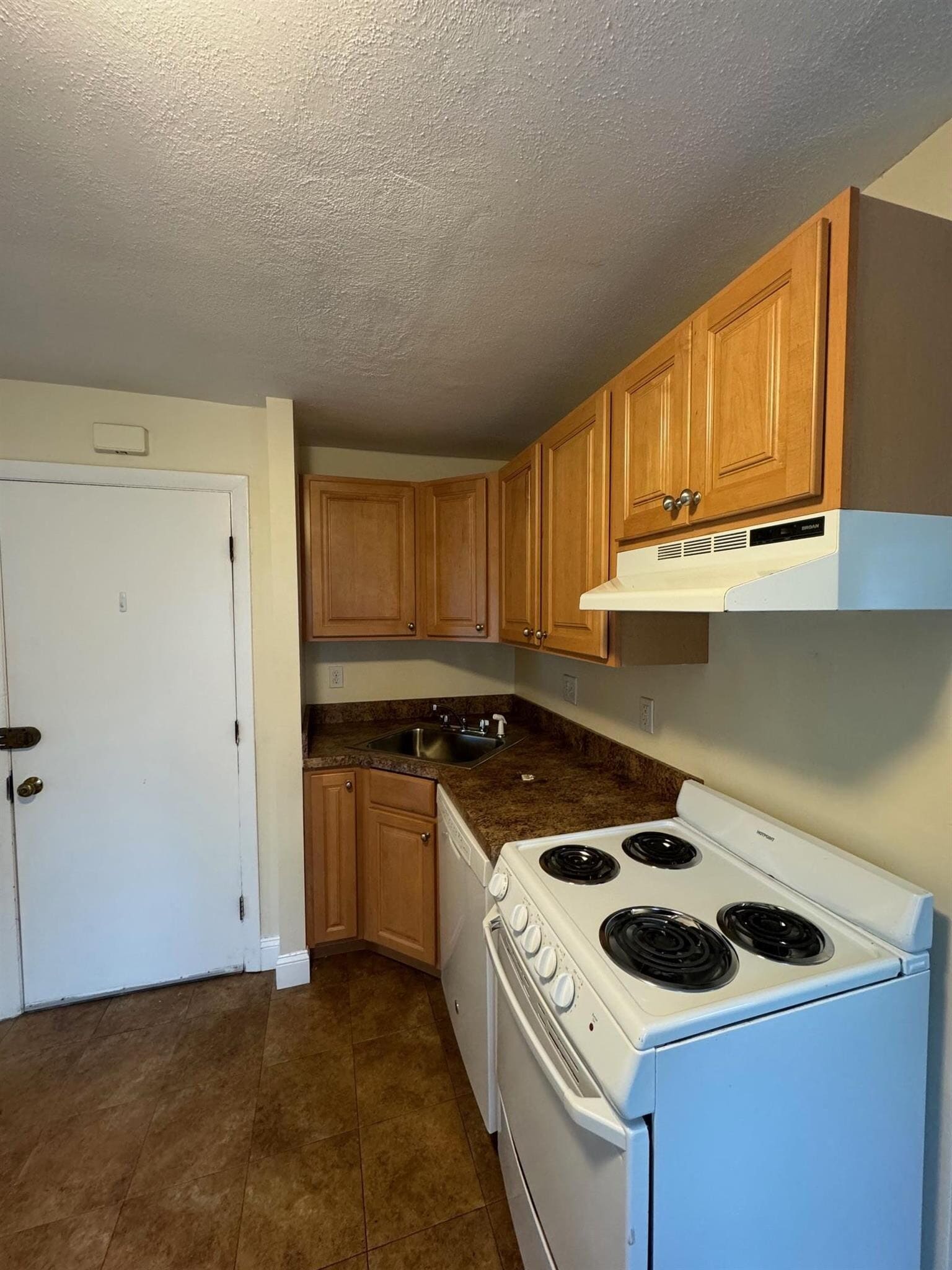 Building Photo - 213 Beacon St