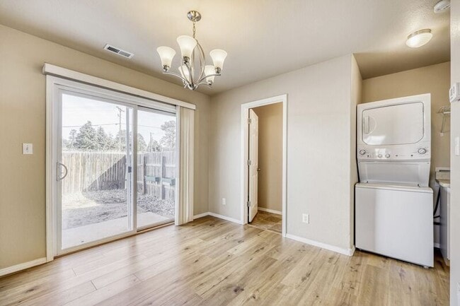 Building Photo - 779 Century Ln