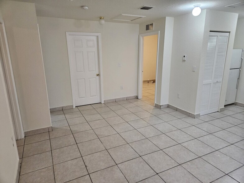 Building Photo - 3725 NW 13th Ave