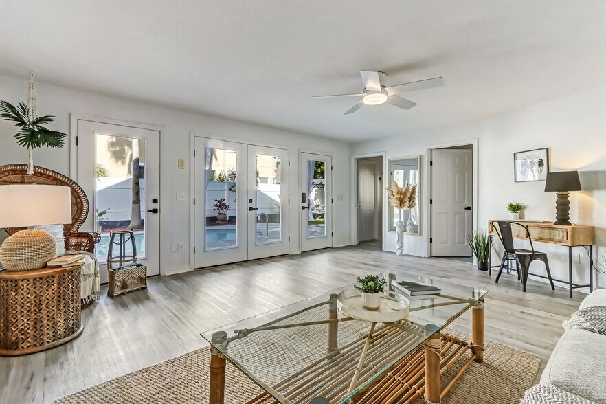 Building Photo - 156 Meadow Ave