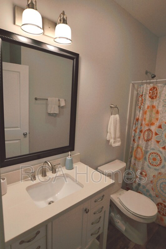 Building Photo - 1112 Pleasant St