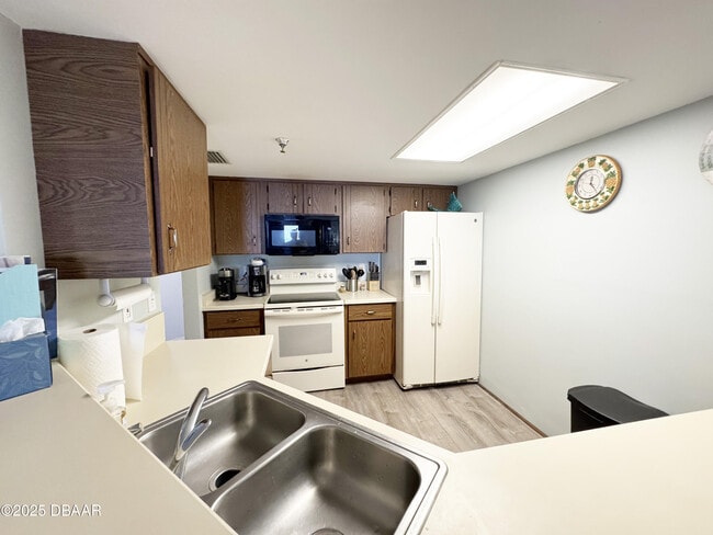 Building Photo - 3115 S Atlantic Ave