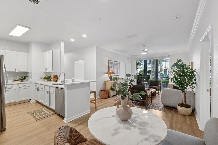 Building Photo - Bell Avalon Park