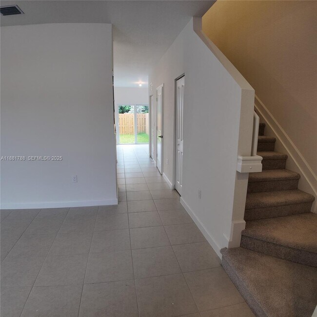 Building Photo - 35761 SW 178th Ct