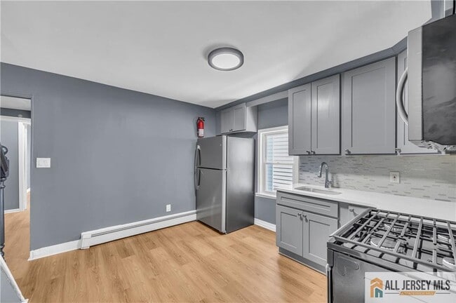 Building Photo - 51 Levinson Ave