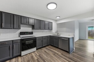 Building Photo - 9706 Holly Springs Dr