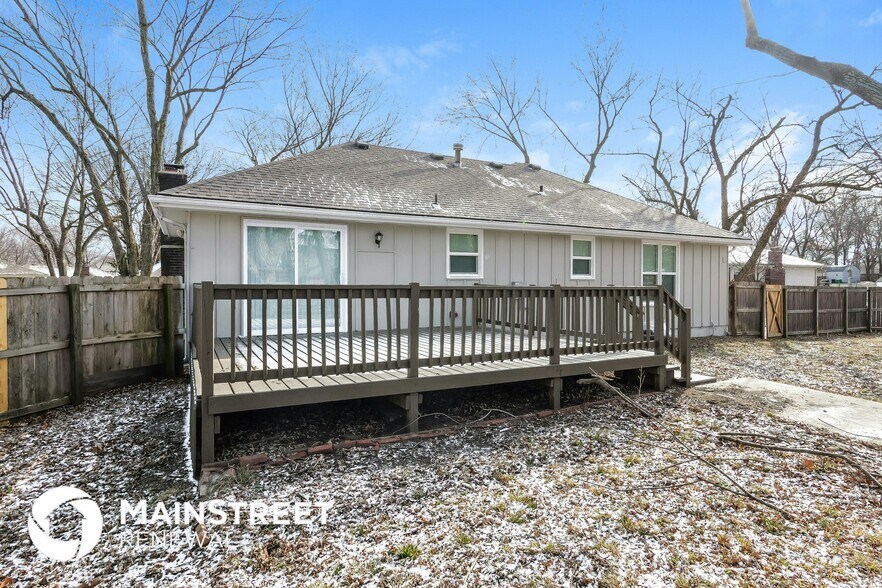 Building Photo - 1009 SE Alice St