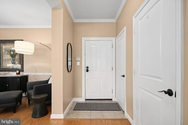 Building Photo - 440 Belmont Bay Dr